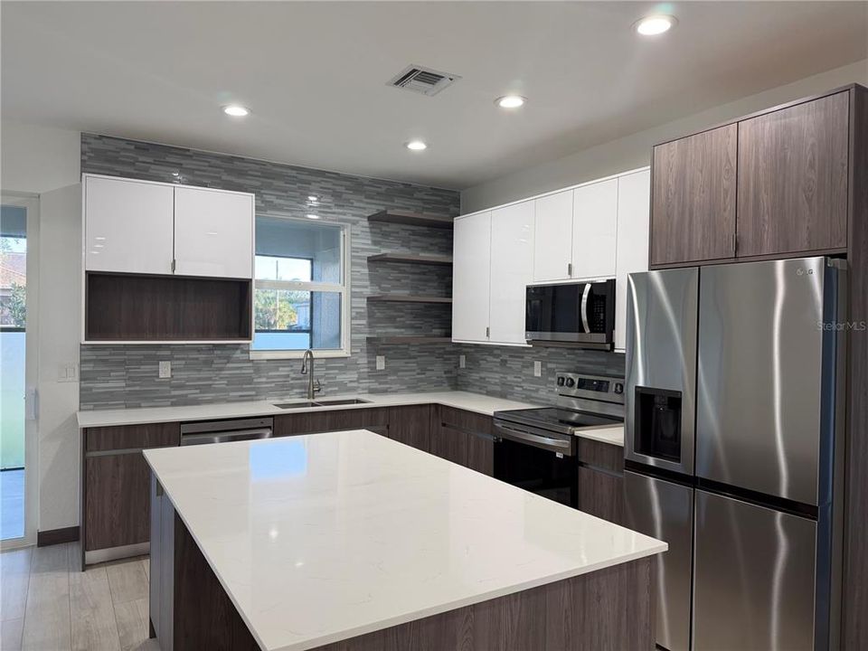 For Rent: $2,000 (3 beds, 2 baths, 1496 Square Feet)