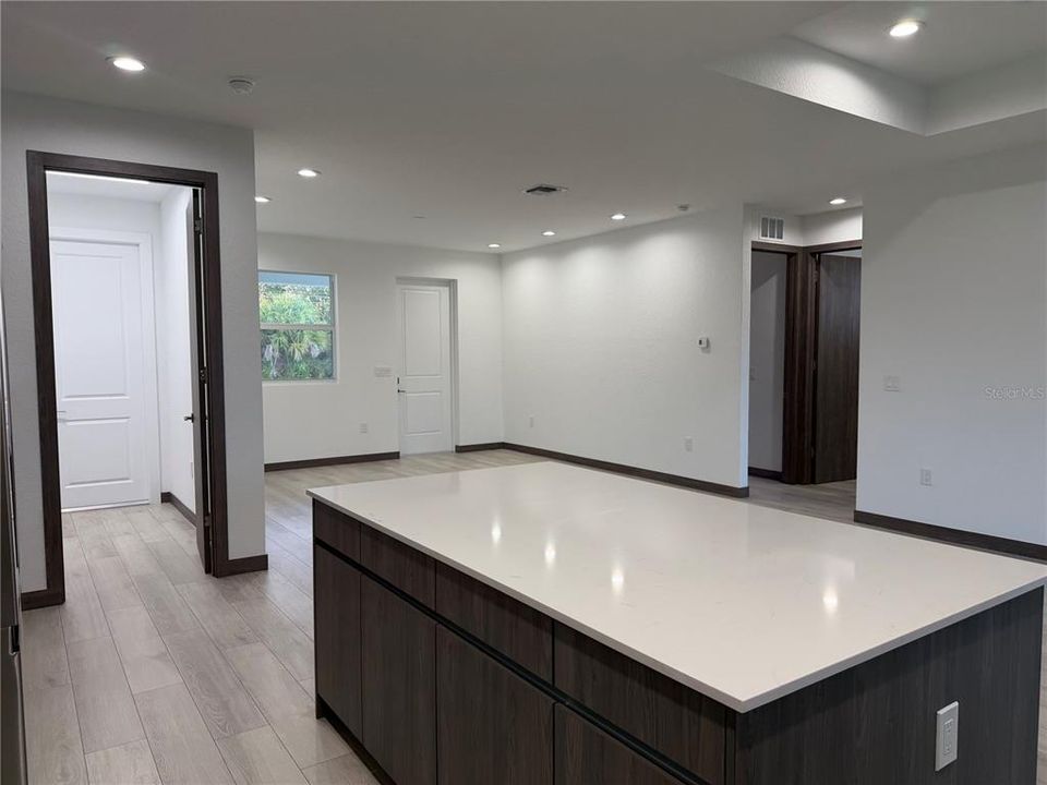 For Rent: $2,000 (3 beds, 2 baths, 1496 Square Feet)