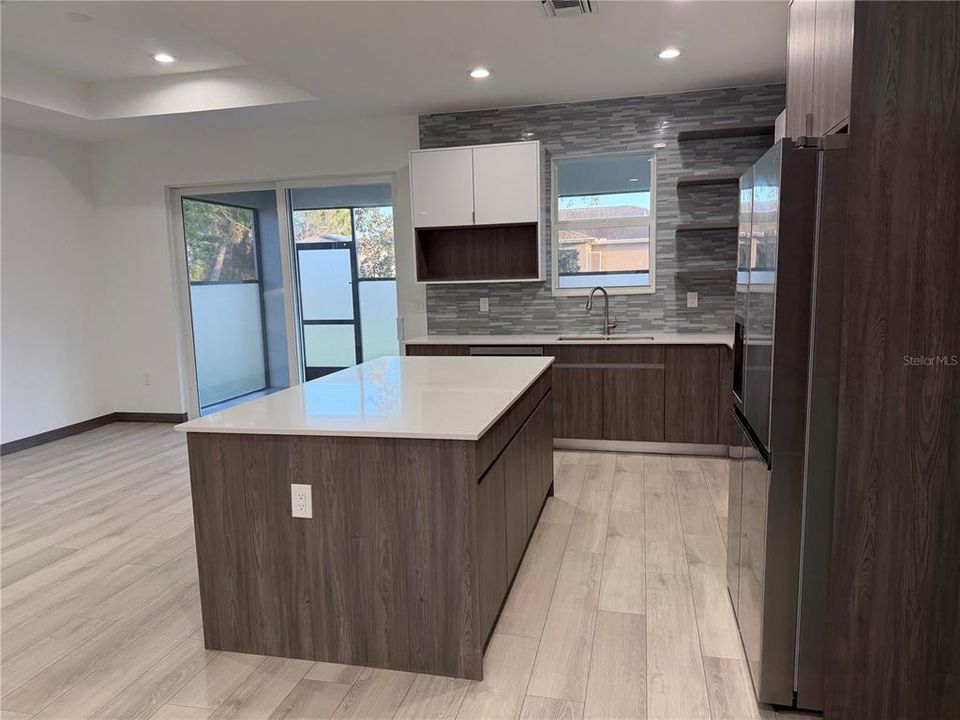 For Rent: $2,000 (3 beds, 2 baths, 1496 Square Feet)