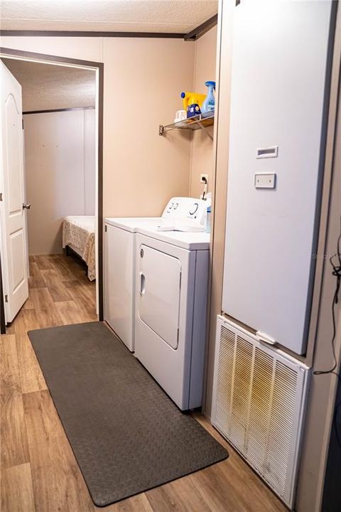 For Sale: $200,000 (3 beds, 2 baths, 1056 Square Feet)