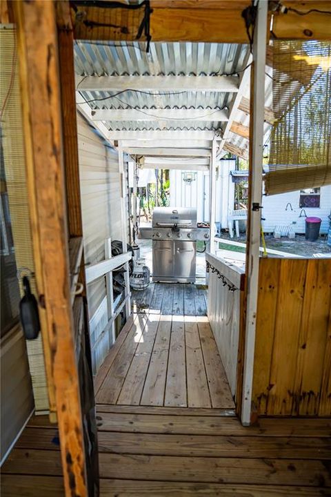 For Sale: $200,000 (3 beds, 2 baths, 1056 Square Feet)