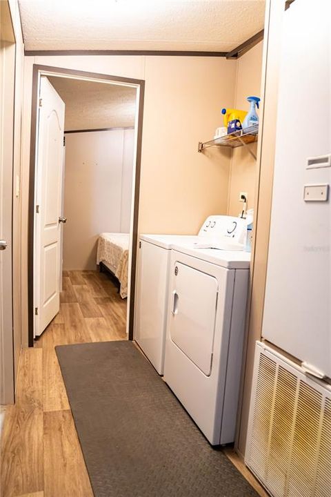 For Sale: $200,000 (3 beds, 2 baths, 1056 Square Feet)