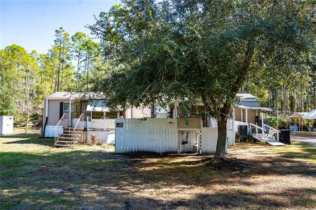 For Sale: $200,000 (3 beds, 2 baths, 1056 Square Feet)