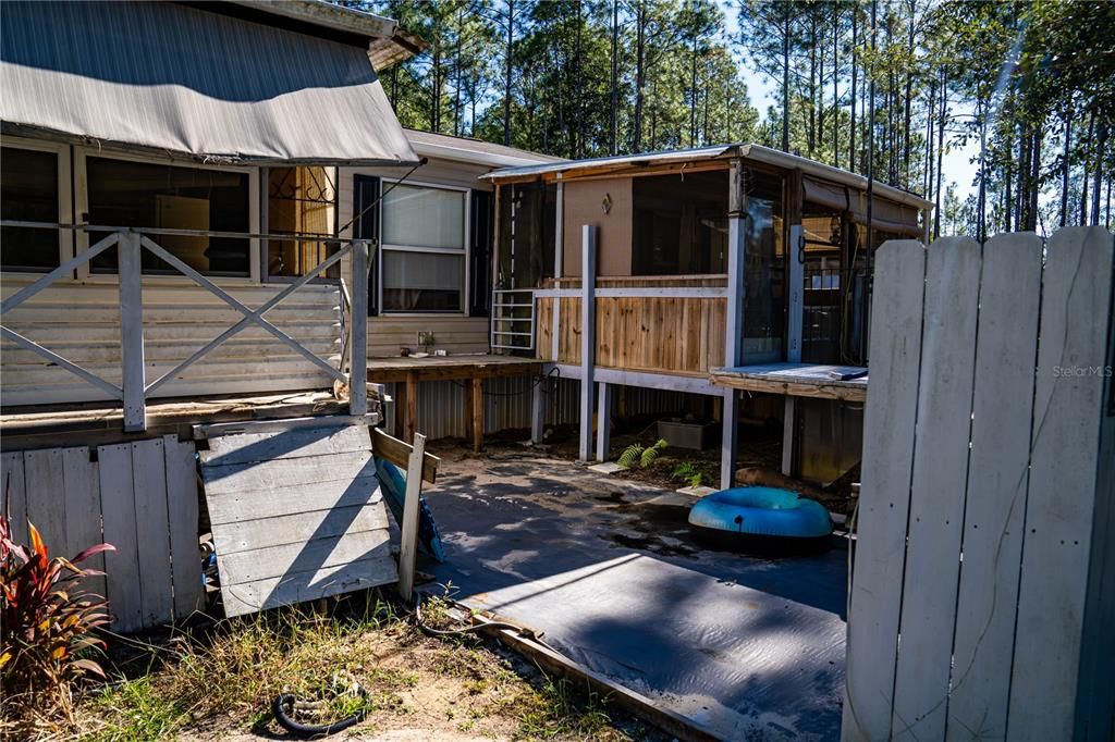 For Sale: $200,000 (3 beds, 2 baths, 1056 Square Feet)