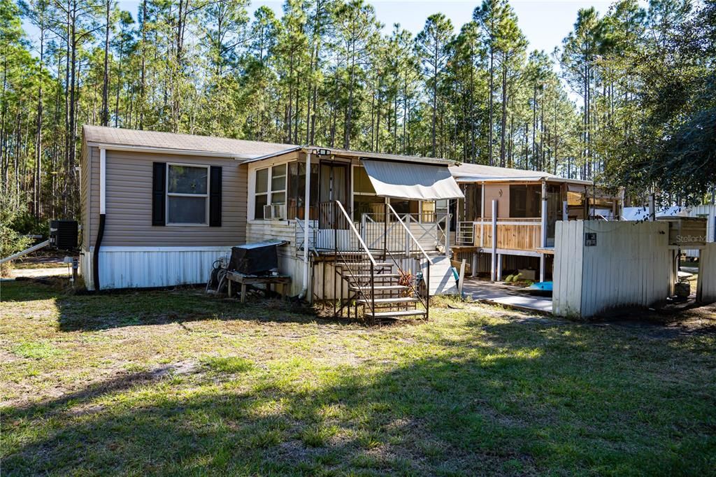 For Sale: $200,000 (3 beds, 2 baths, 1056 Square Feet)