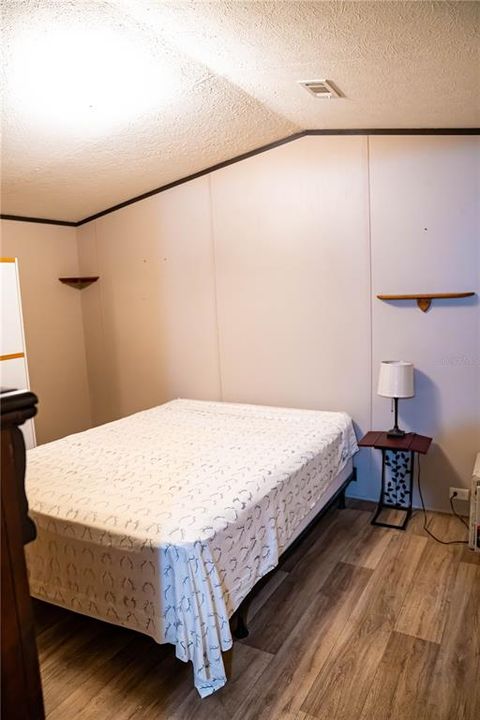 For Sale: $200,000 (3 beds, 2 baths, 1056 Square Feet)