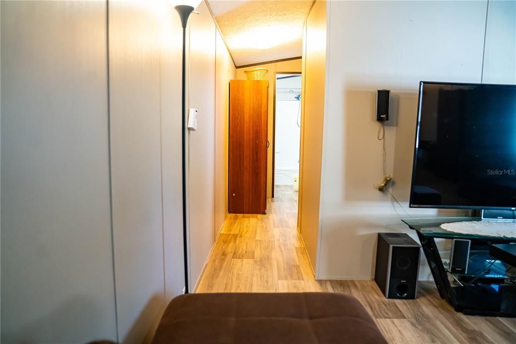 For Sale: $200,000 (3 beds, 2 baths, 1056 Square Feet)