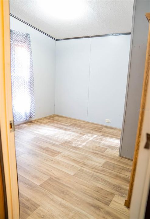 For Sale: $200,000 (3 beds, 2 baths, 1056 Square Feet)