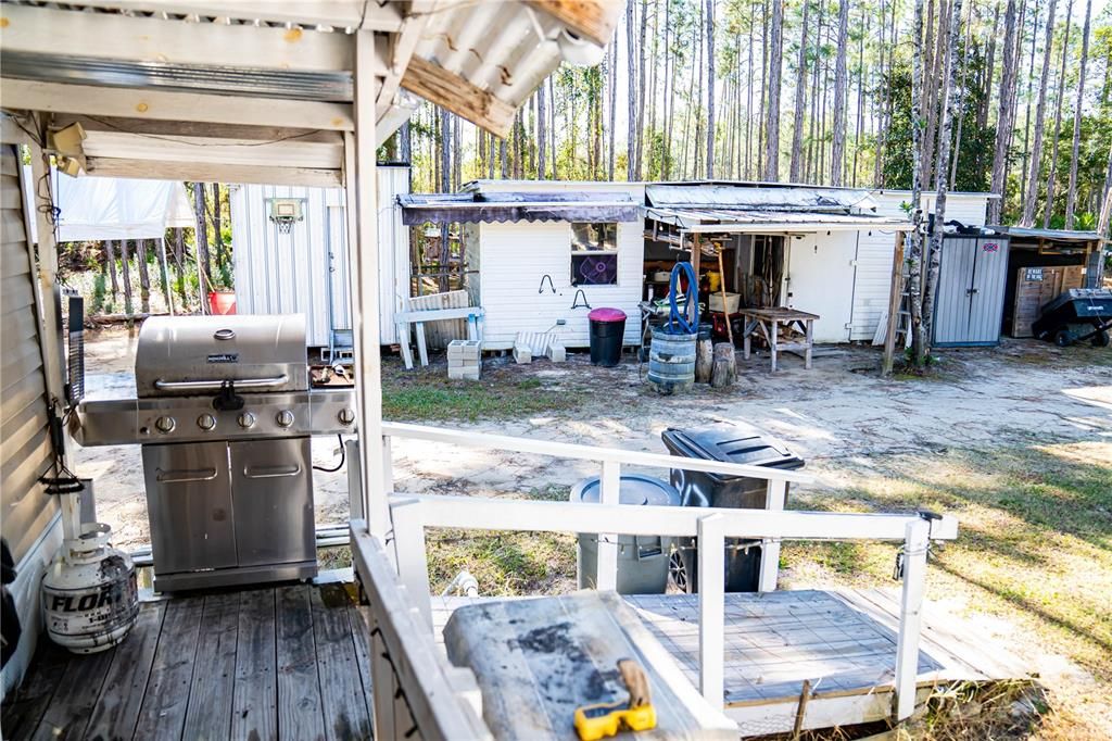 For Sale: $200,000 (3 beds, 2 baths, 1056 Square Feet)