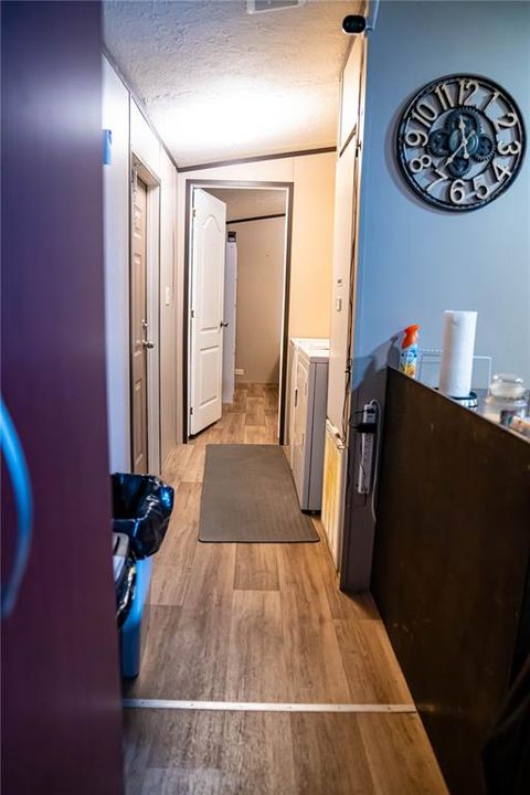 For Sale: $200,000 (3 beds, 2 baths, 1056 Square Feet)