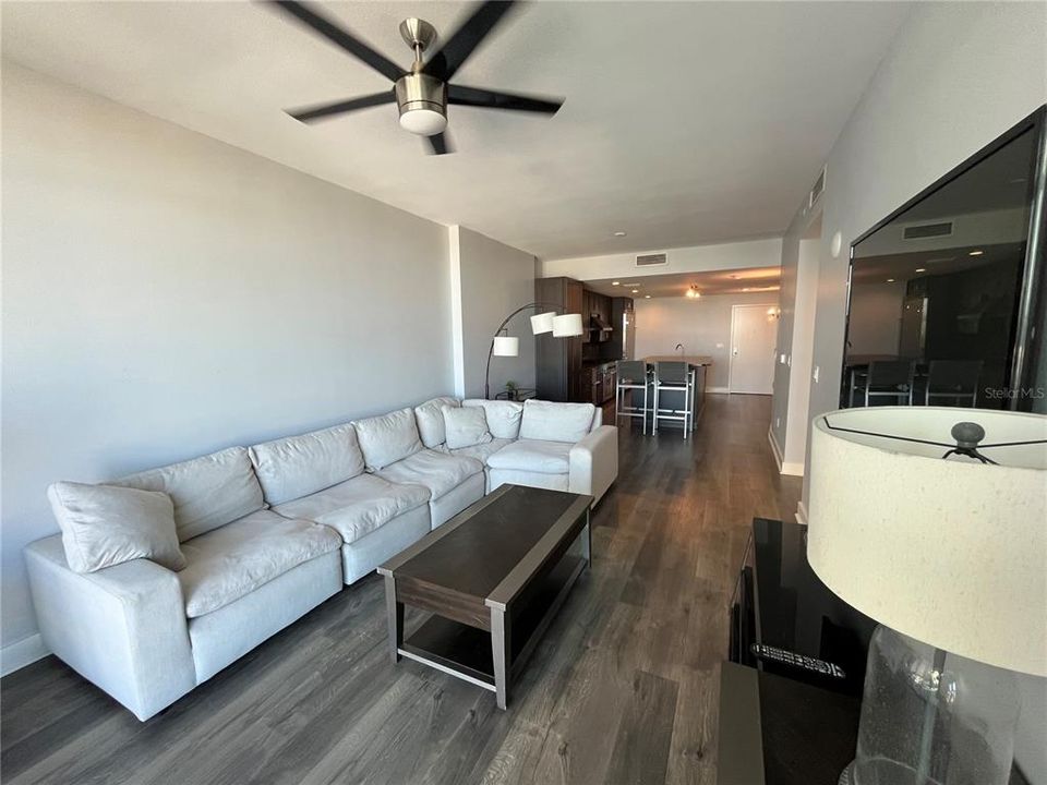 For Rent: $2,750 (2 beds, 1 baths, 1050 Square Feet)