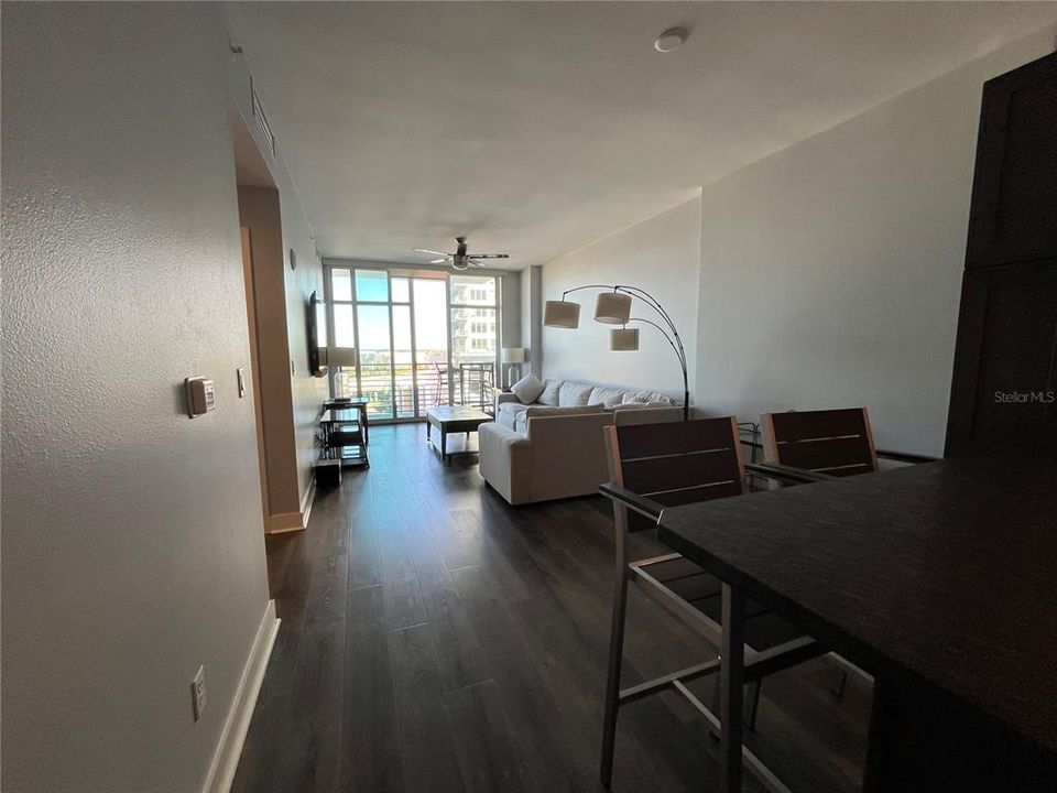 For Rent: $2,750 (2 beds, 1 baths, 1050 Square Feet)