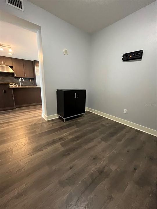 For Rent: $2,750 (2 beds, 1 baths, 1050 Square Feet)