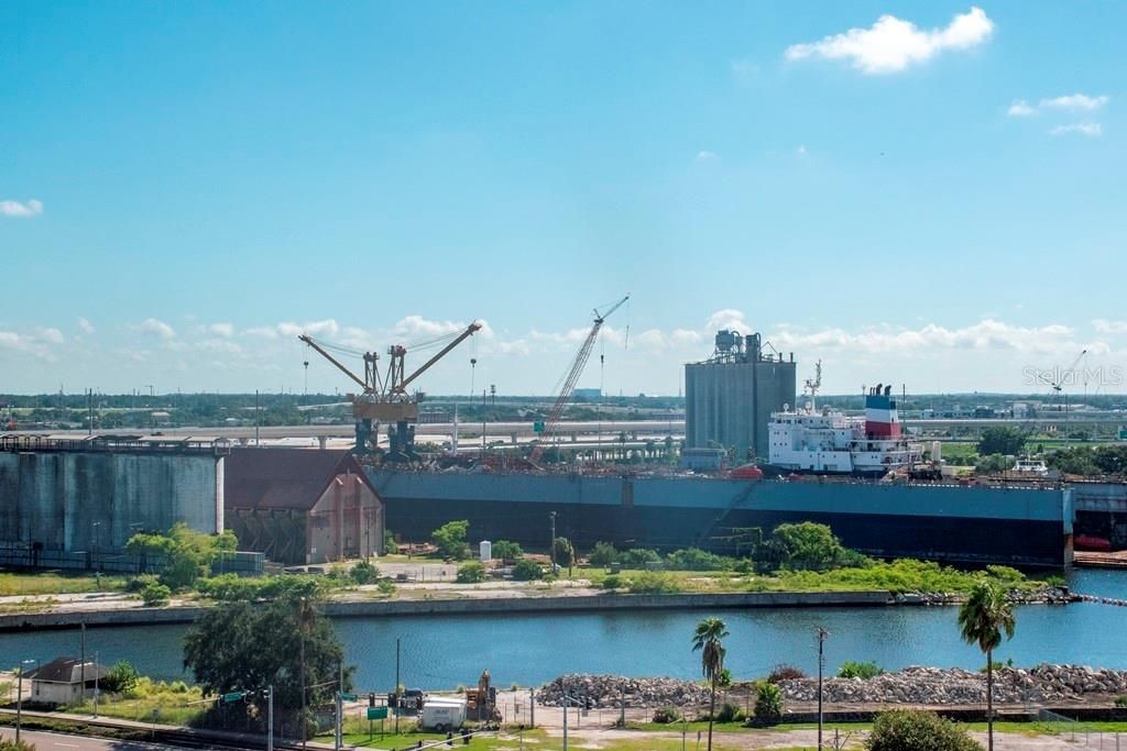 For Rent: $2,750 (2 beds, 1 baths, 1050 Square Feet)