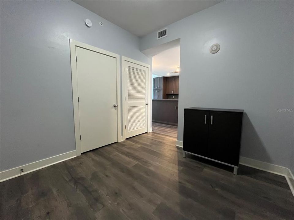 For Rent: $2,750 (2 beds, 1 baths, 1050 Square Feet)
