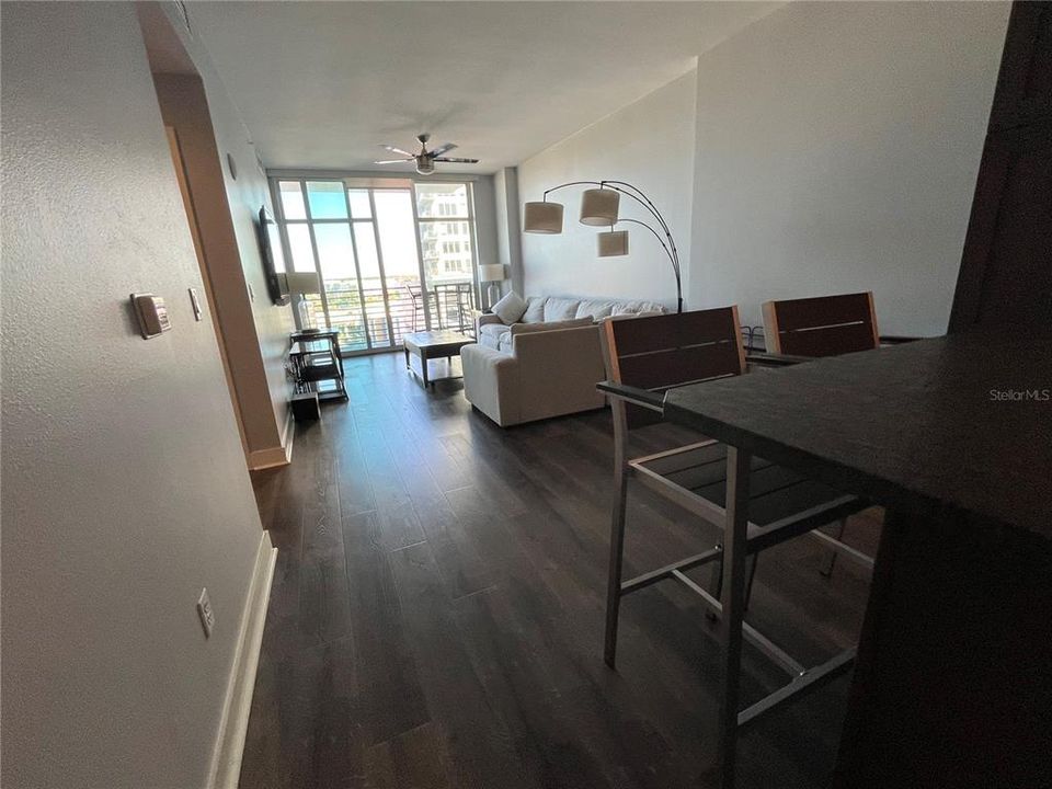 For Rent: $2,750 (2 beds, 1 baths, 1050 Square Feet)