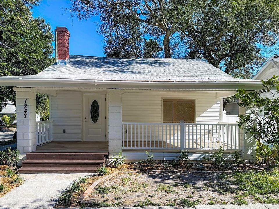 For Sale: $625,000 (2 beds, 2 baths, 1000 Square Feet)