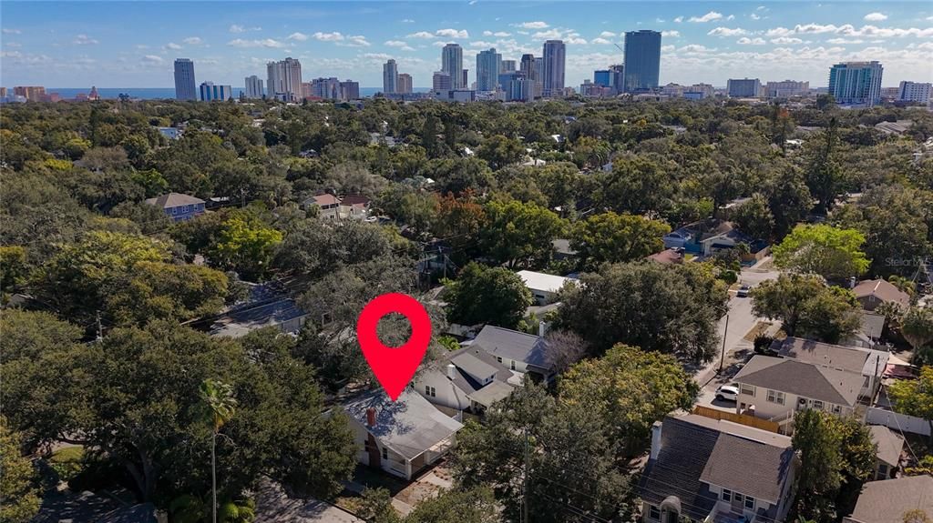 For Sale: $625,000 (2 beds, 2 baths, 1000 Square Feet)