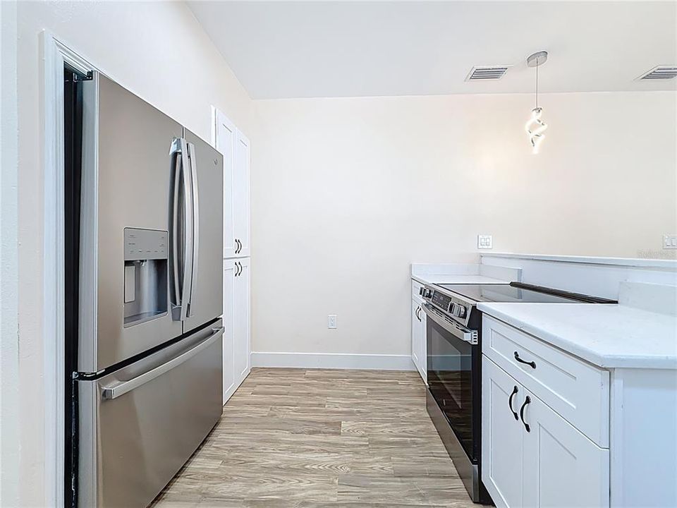For Sale: $625,000 (2 beds, 2 baths, 1000 Square Feet)
