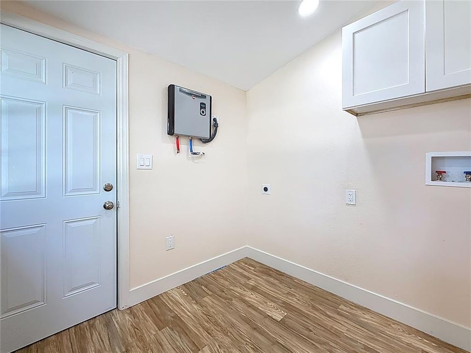 For Sale: $625,000 (2 beds, 2 baths, 1000 Square Feet)