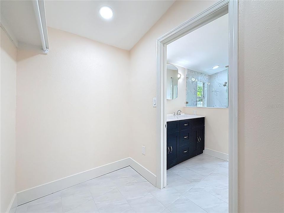 For Sale: $625,000 (2 beds, 2 baths, 1000 Square Feet)