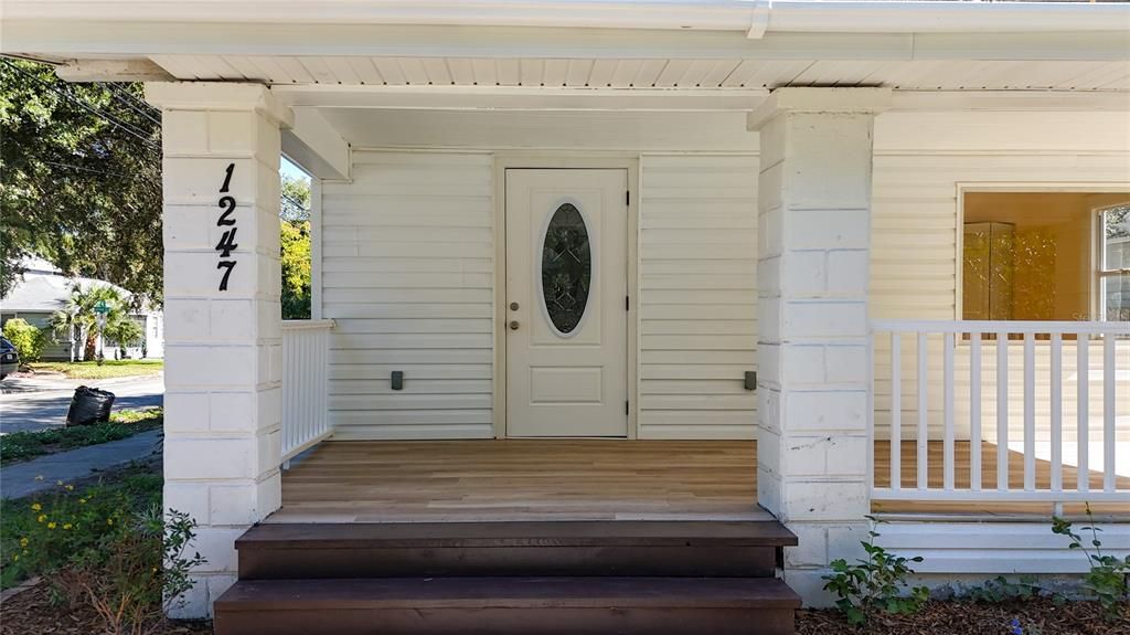 For Sale: $625,000 (2 beds, 2 baths, 1000 Square Feet)