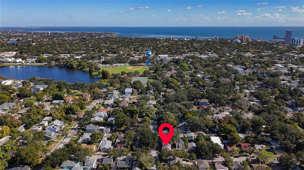 For Sale: $625,000 (2 beds, 2 baths, 1000 Square Feet)