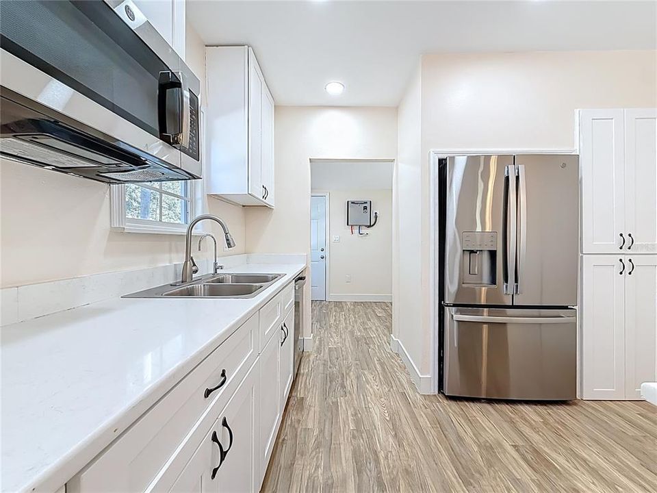 For Sale: $625,000 (2 beds, 2 baths, 1000 Square Feet)