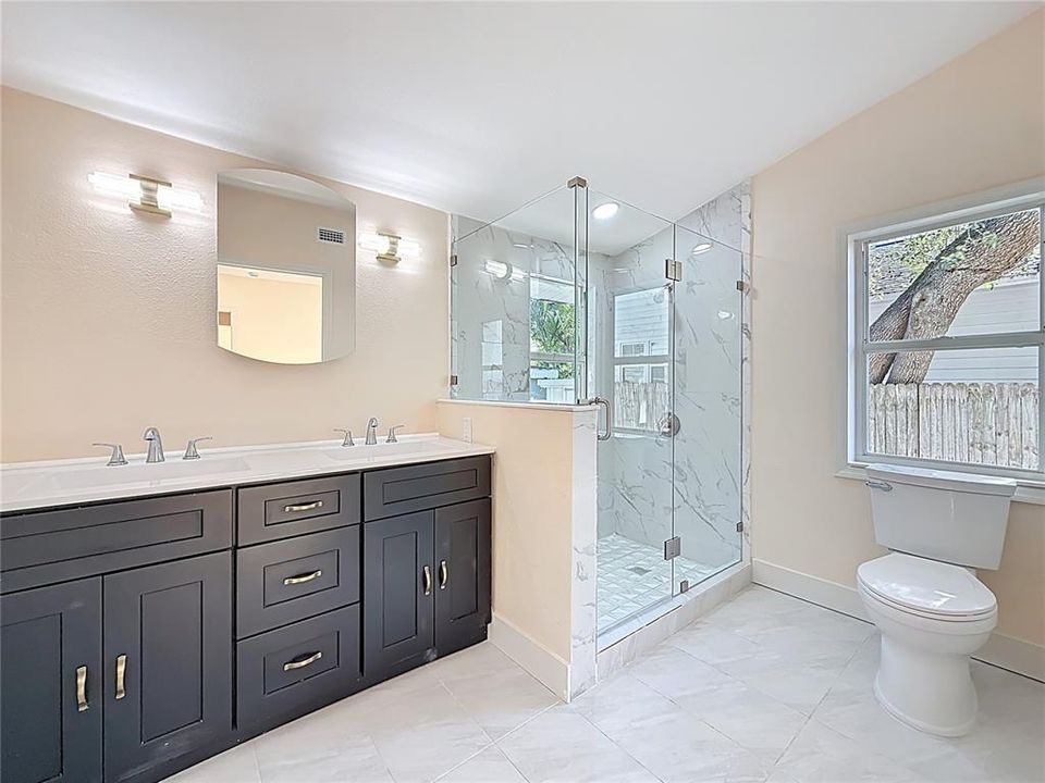 For Sale: $625,000 (2 beds, 2 baths, 1000 Square Feet)