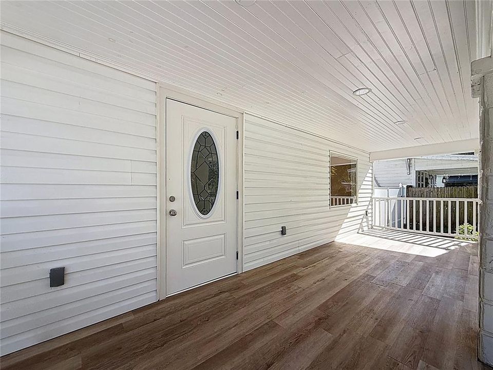 For Sale: $625,000 (2 beds, 2 baths, 1000 Square Feet)