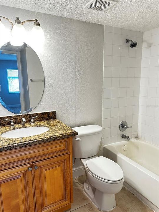 待售: $115,000 (2 贝兹, 2 浴室, 976 平方英尺)