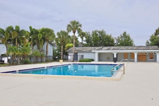 待售: $115,000 (2 贝兹, 2 浴室, 976 平方英尺)