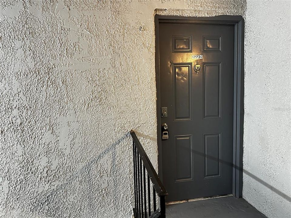 待售: $115,000 (2 贝兹, 2 浴室, 976 平方英尺)