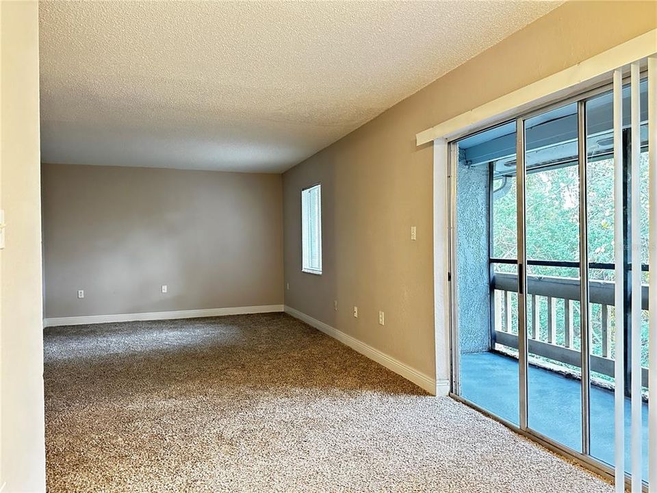 待售: $115,000 (2 贝兹, 2 浴室, 976 平方英尺)