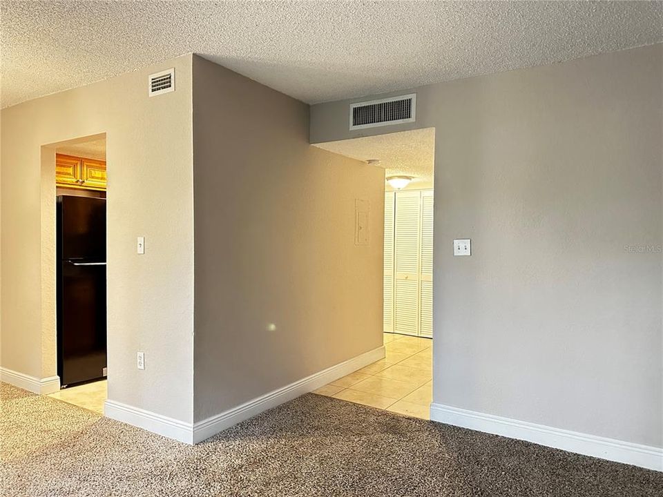 待售: $115,000 (2 贝兹, 2 浴室, 976 平方英尺)