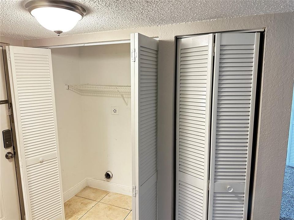 待售: $115,000 (2 贝兹, 2 浴室, 976 平方英尺)