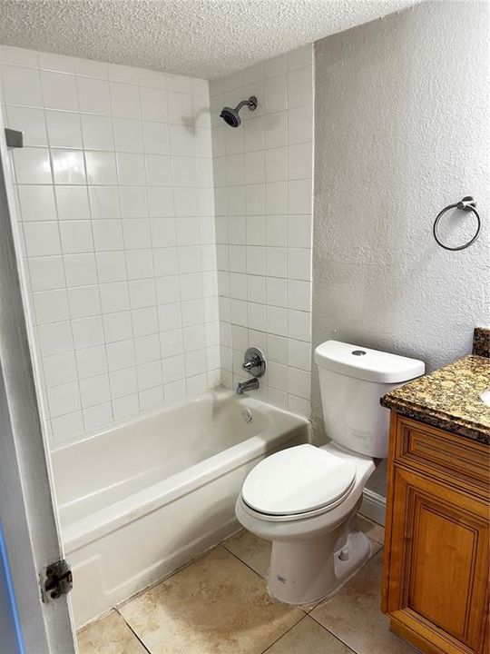 待售: $115,000 (2 贝兹, 2 浴室, 976 平方英尺)