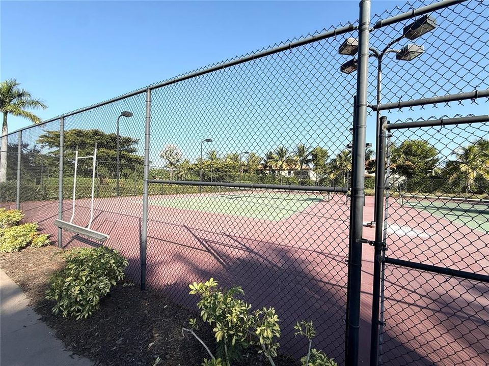 На продажу: $368,900 (3 спален, 2 ванн, 1661 Квадратных фут)