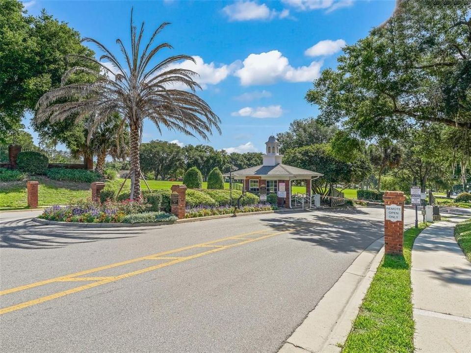 For Sale: $559,900 (3 beds, 2 baths, 2504 Square Feet)