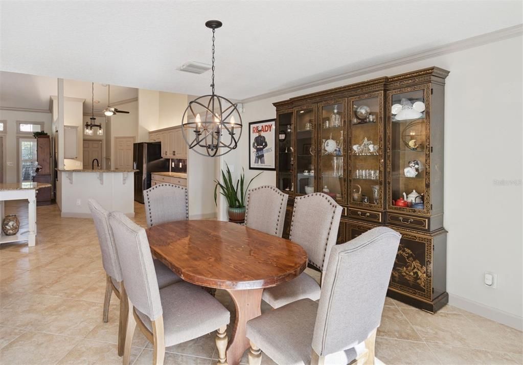 For Sale: $559,900 (3 beds, 2 baths, 2504 Square Feet)