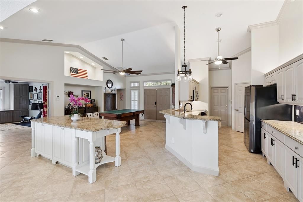 For Sale: $559,900 (3 beds, 2 baths, 2504 Square Feet)