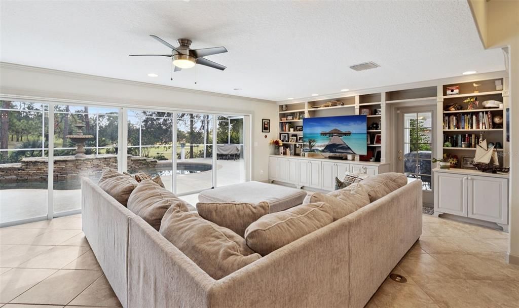 For Sale: $559,900 (3 beds, 2 baths, 2504 Square Feet)