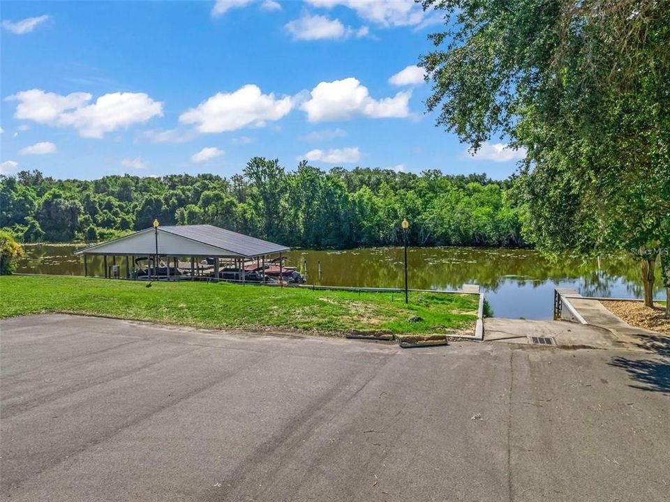 For Sale: $559,900 (3 beds, 2 baths, 2504 Square Feet)