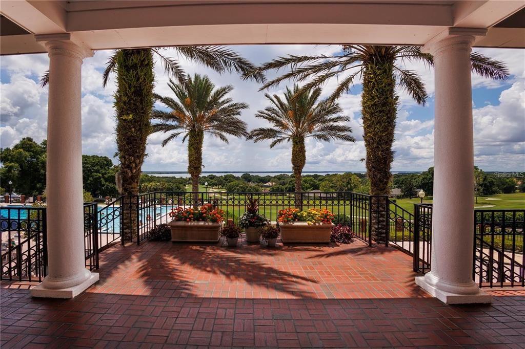 For Sale: $559,900 (3 beds, 2 baths, 2504 Square Feet)