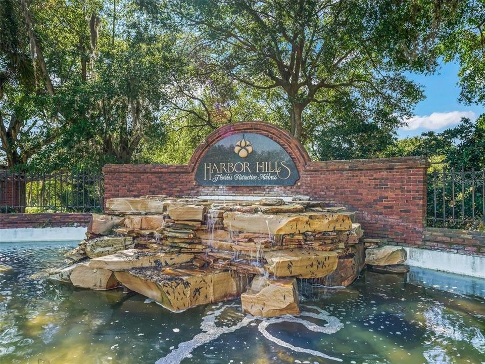 For Sale: $559,900 (3 beds, 2 baths, 2504 Square Feet)