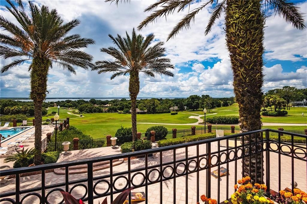 For Sale: $559,900 (3 beds, 2 baths, 2504 Square Feet)