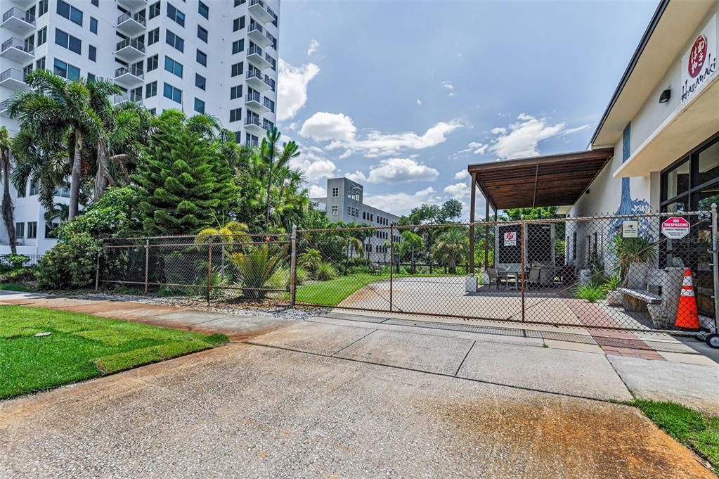 待售: $1,750,000 (0 贝兹, 0 浴室, 3700 平方英尺)