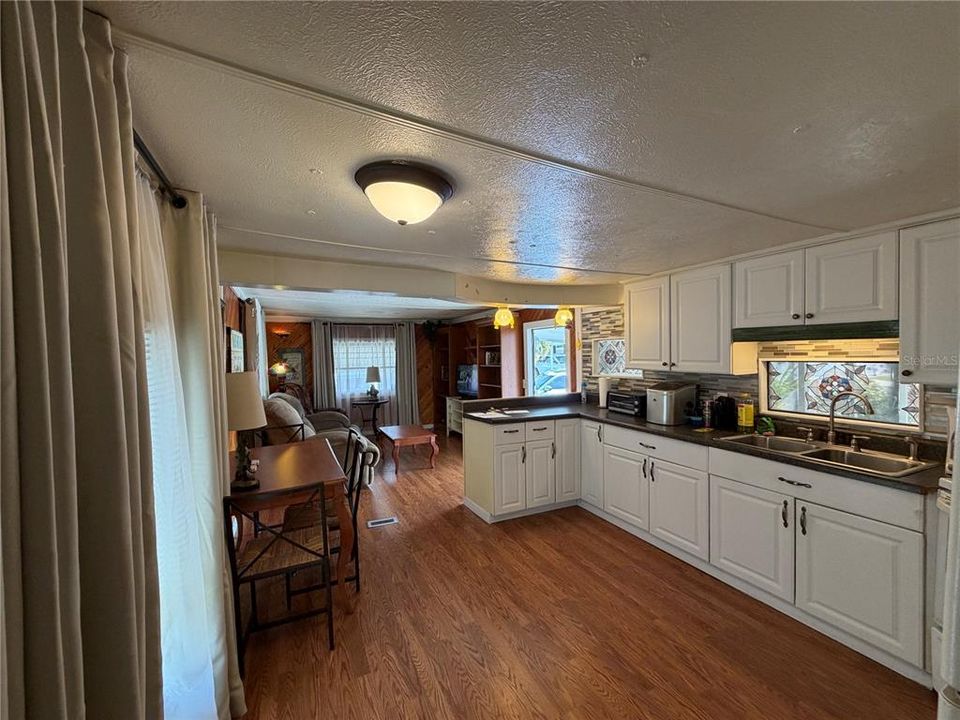 В аренду: $1,425 (1 спален, 1 ванн, 552 Квадратных фут)