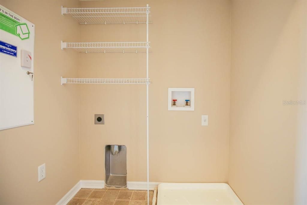 待售: $245,000 (2 贝兹, 2 浴室, 1248 平方英尺)