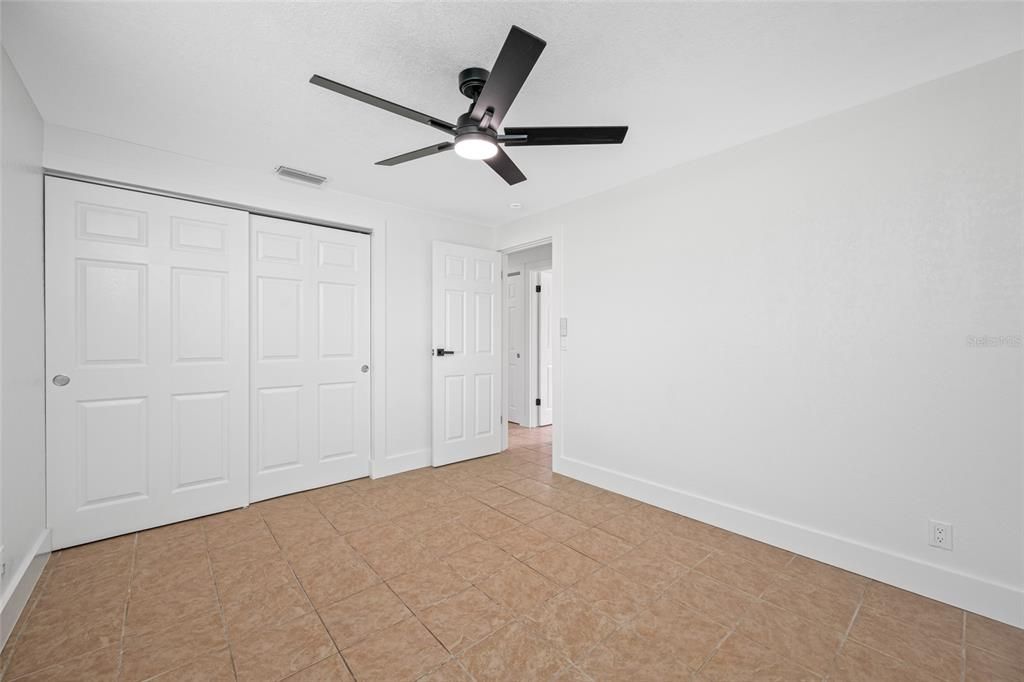 出租: $2,350 (4 贝兹, 2 浴室, 1375 平方英尺)